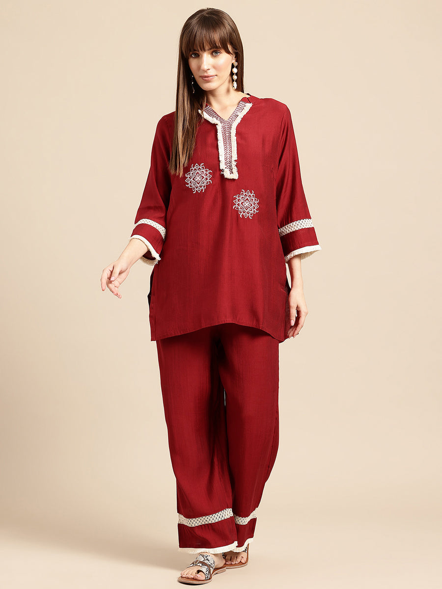 Red Floral Thread Work Kurta With Trousers Co-Ords Set