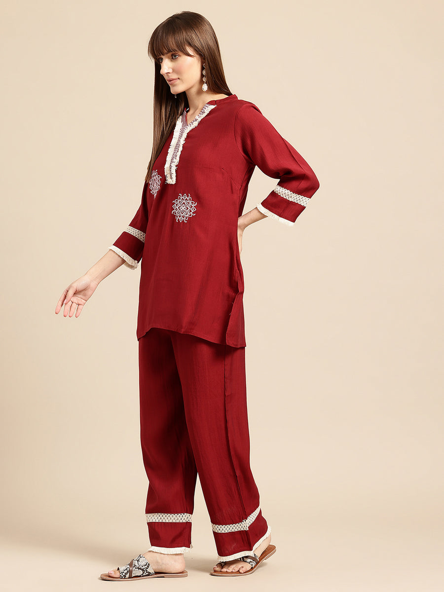 Red Floral Thread Work Kurta With Trousers Co-Ords Set