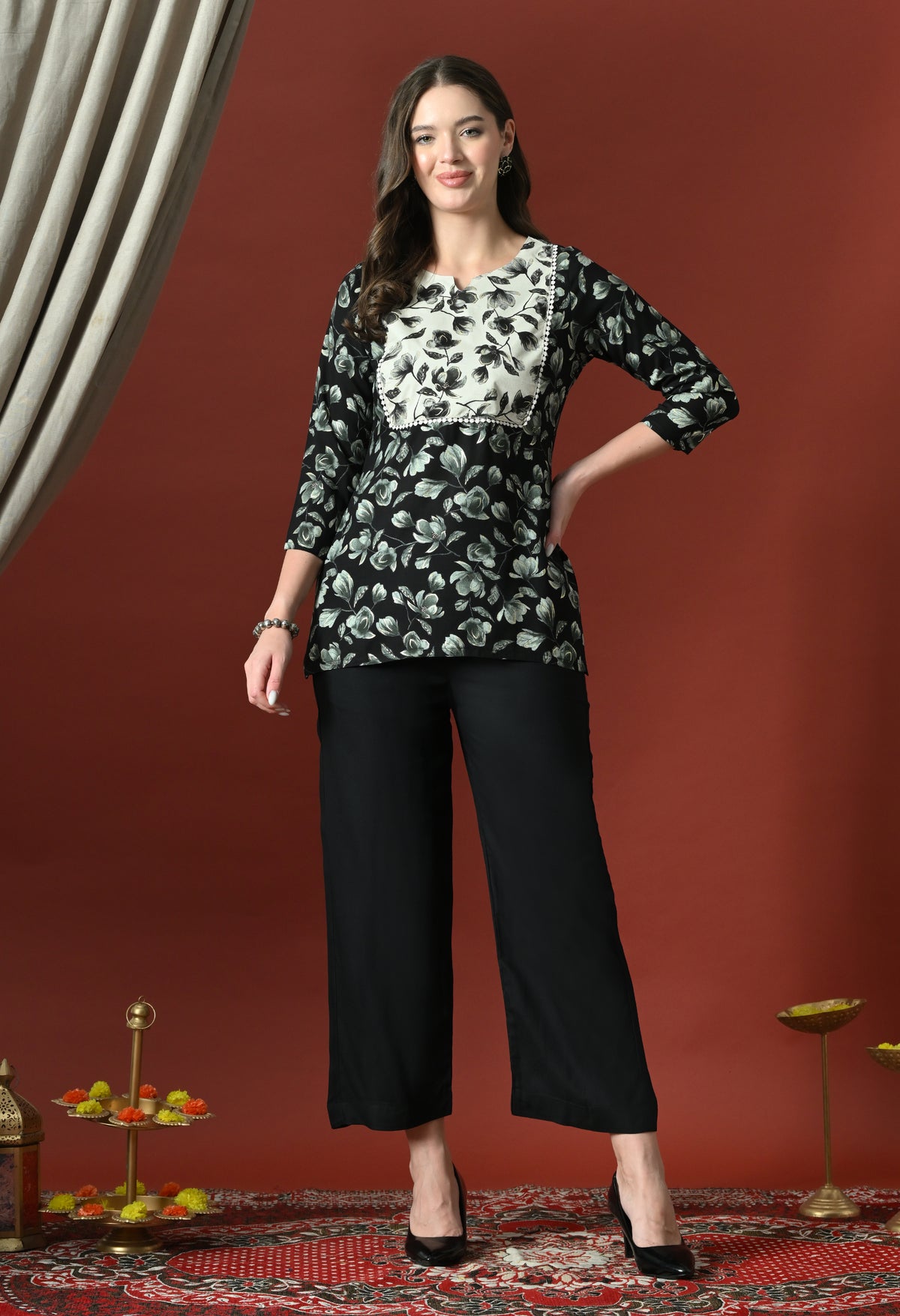 Black Floral Printed Casual Round Neck Top With Trousers