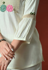 White Yoke Design Printed Casual Round-Neck Top With Trousers
