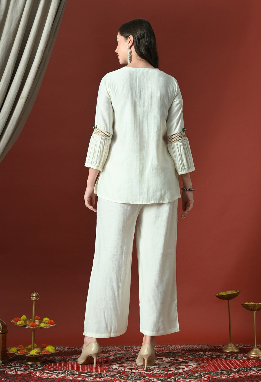 White Yoke Design Printed Casual Round-Neck Top With Trousers