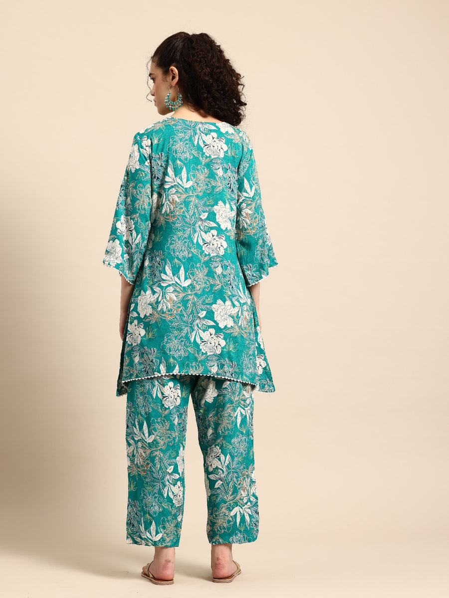 Green Floral Printed Regular Kurta With Trousers