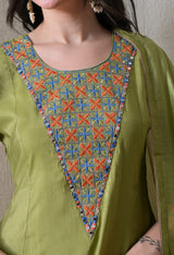 Green Short Kurta With Plazzo And Dupatta For Women - 2615 view 5