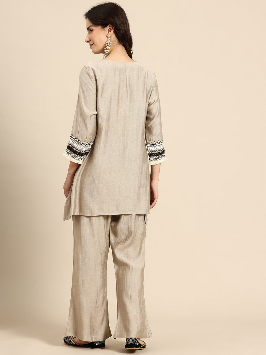 Grey Printed Thread Work Kurta With Trousers Co-Ords