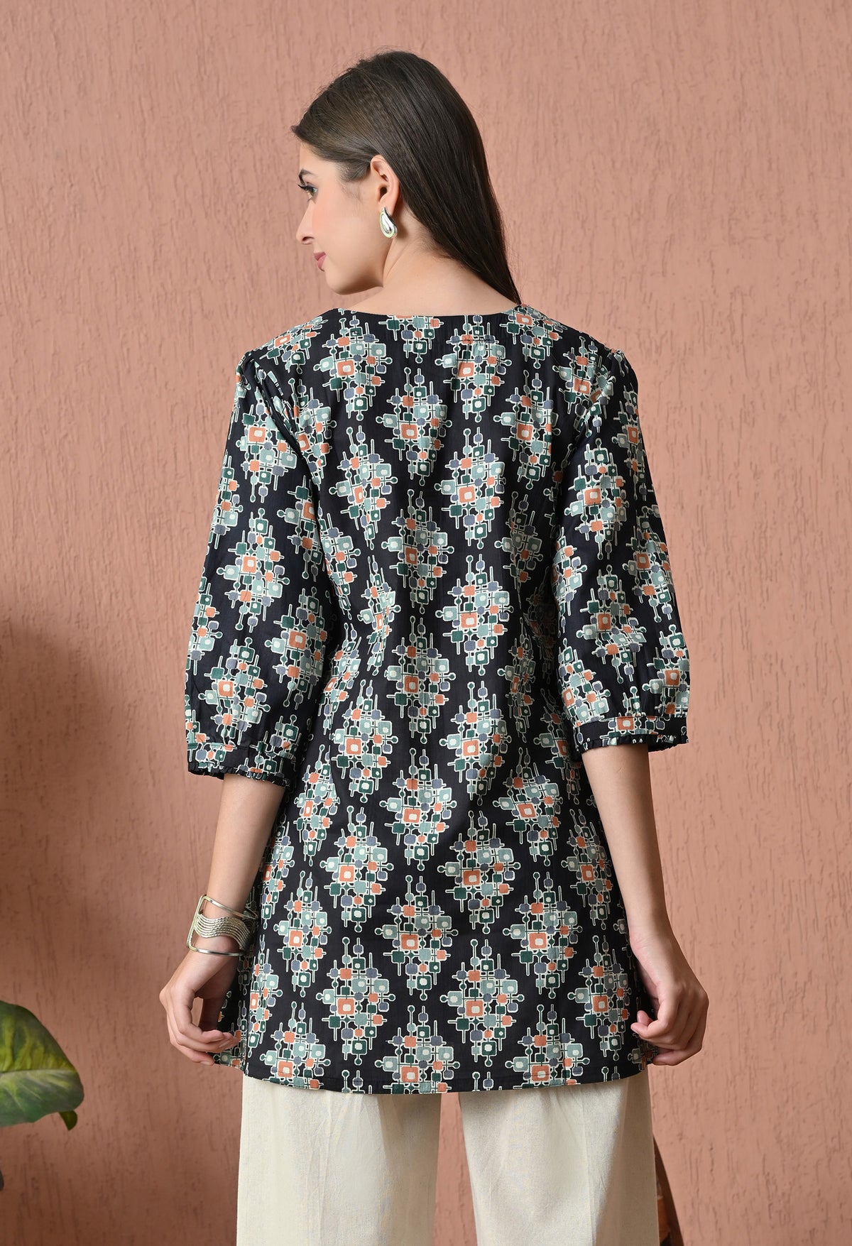 3003 BLACK - image 1